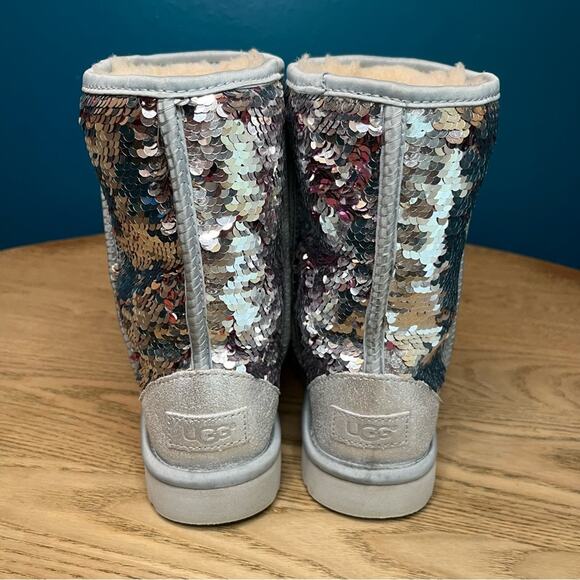 UGG Classic Short Sequin Cosmos Boot Reversible Silver Pink Women’s Size 7 - Picture 3 of 12